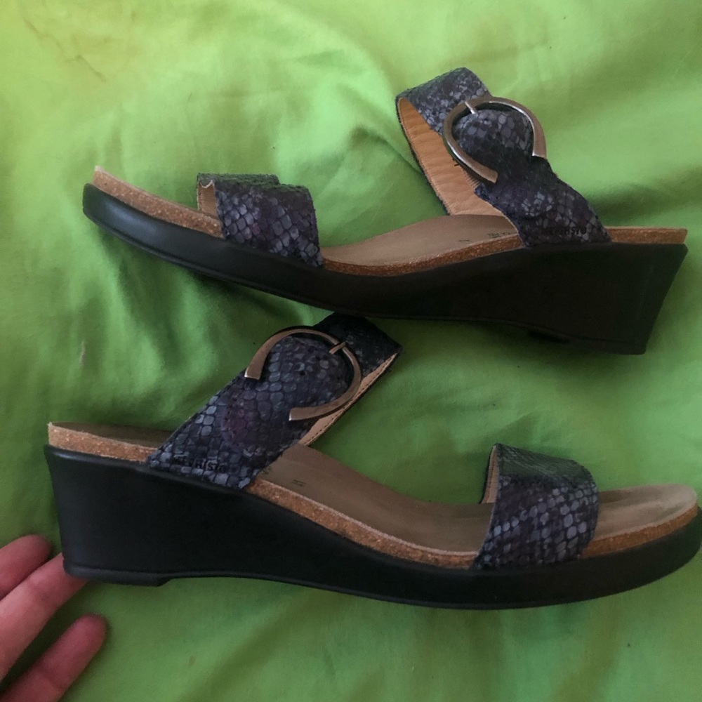 MEPHISTO Leather Wedge Sandals Iridescent Blue Purple Snakeskin Size 41 US 10.5